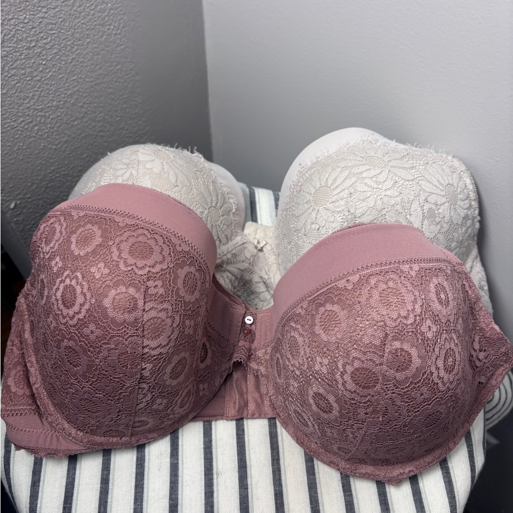 2-Women’s Aeries Bras Size 38DD